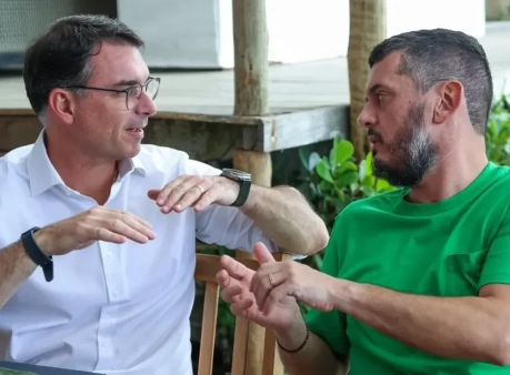 Flávio Bolsonaro milícias Master