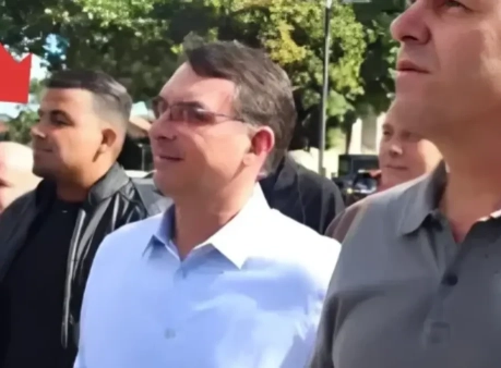 Flávio Bolsonaro Comando Vermelho