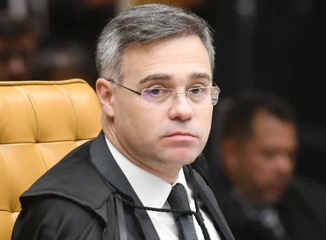 manobra de André Mendonça
