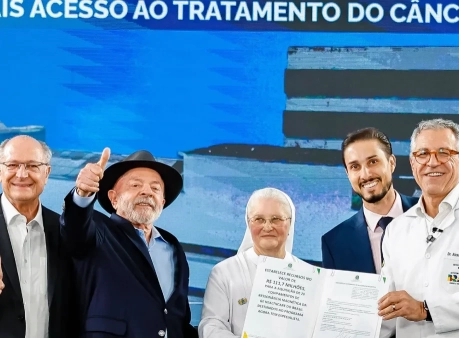 SUS radioterapia Lula investimento