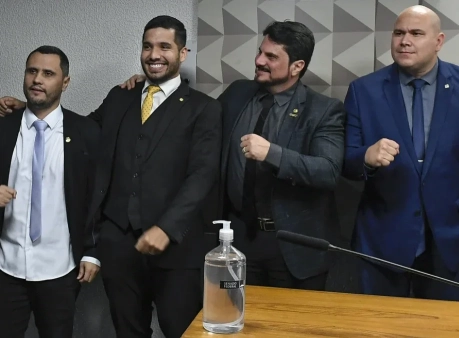 Cleitinho desiste candidatura
