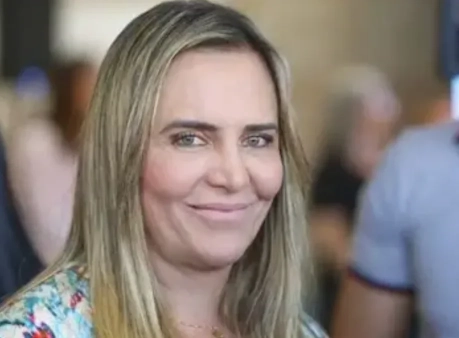 hipocrisia Celina Leão