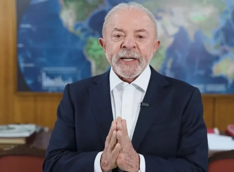 Lula doa a quem doer