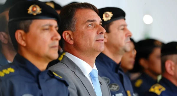 Flávio Bolsonaro orgia