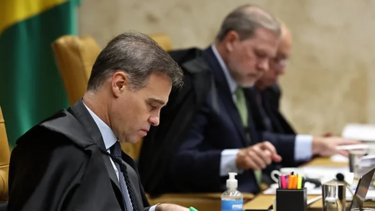 anúncios contra Lula