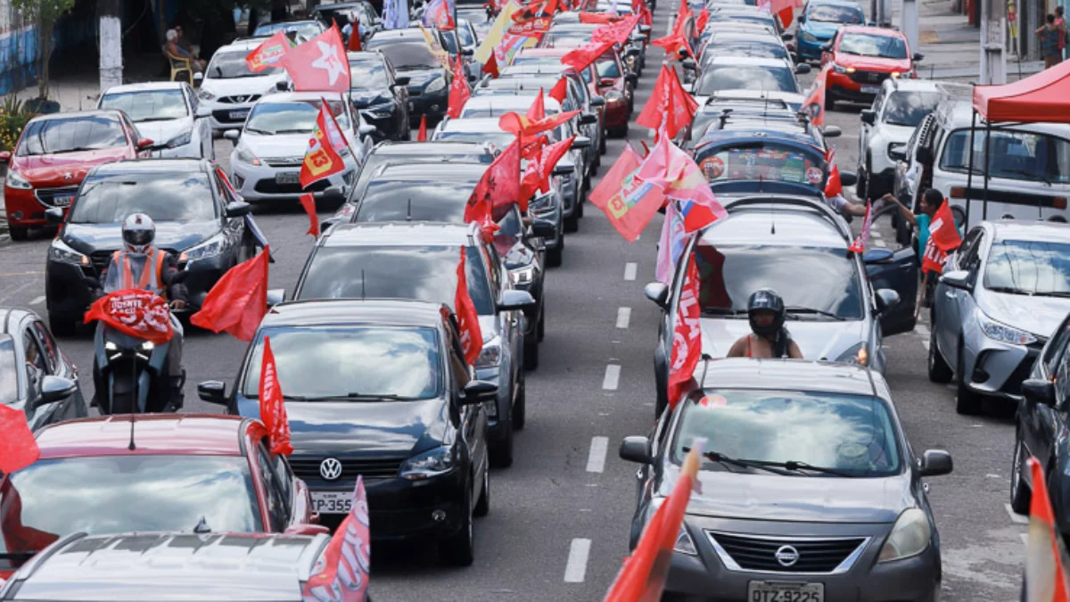 Bora Lula toma as ruas