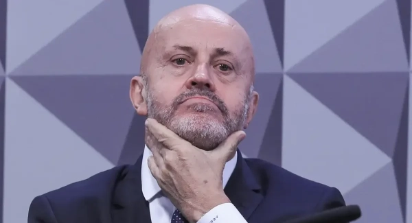 Mendonça solta filho Careca INSS
