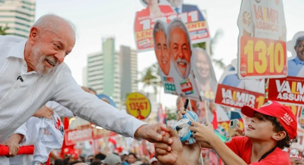 Lula Bolsonaro programas sociais